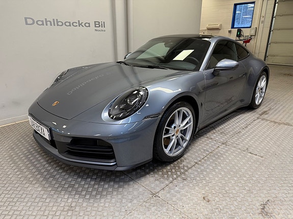 Porsche 911 Carrera 2 of 5
