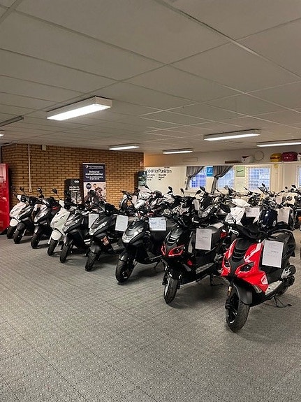 Övriga BEGAGNADE MOPEDER PÅVÄG IN