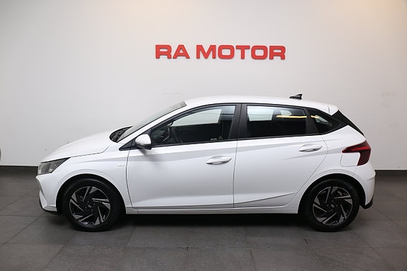 Hyundai i20 2 of 5
