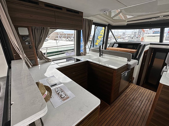 Marex 440 Gourmet Cruiser 2025 VP IPS 650 3 kabiner 6 of 12