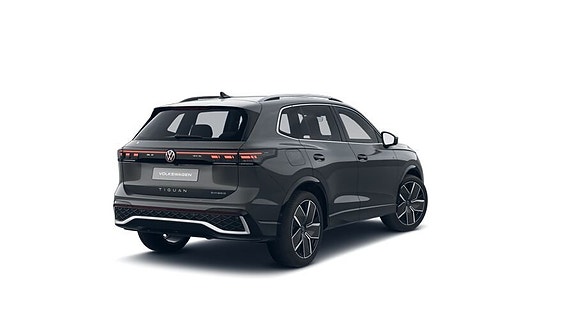 Volkswagen Tiguan 5 of 5