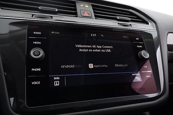Volkswagen Tiguan Allspace 18 of 22