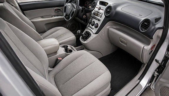 Kia Carens 7 of 9