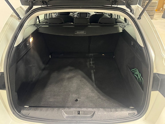 Peugeot 308 SW 12 of 18