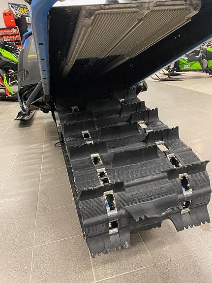 Yamaha Sidewinder XTX146 LE 4 of 6