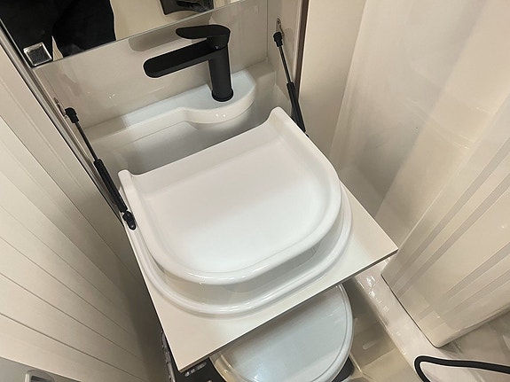 Kabe NOVUM C720 LGB (Light+ALDE+Litium+Adaptiv+Aut 170hk) 23 of 28