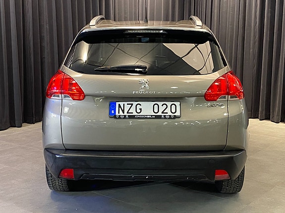 Peugeot 2008 2 of 5