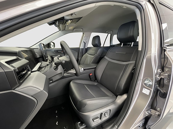 Toyota RAV4 9 of 22