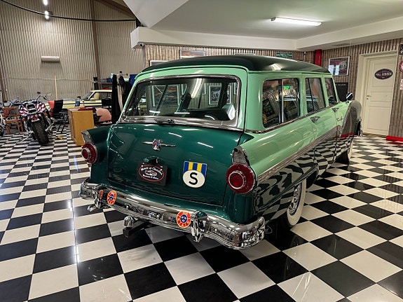 Ford Country 6 of 27