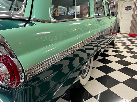 Ford Country 8 of 27