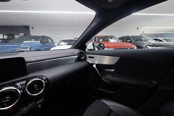 Mercedes-Benz CLA200 18 of 21