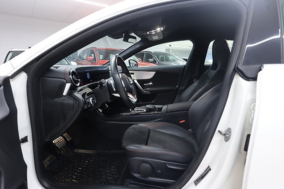 Mercedes-Benz CLA200 16 of 21