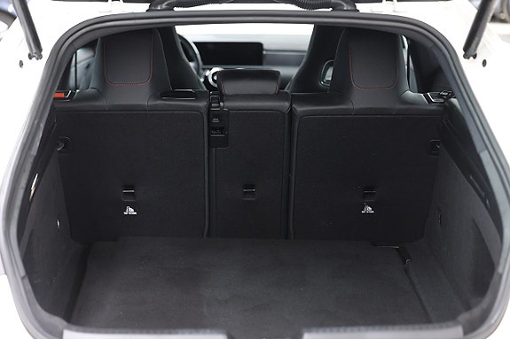 Mercedes-Benz CLA200 9 of 21