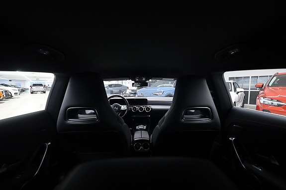 Mercedes-Benz CLA200 12 of 21
