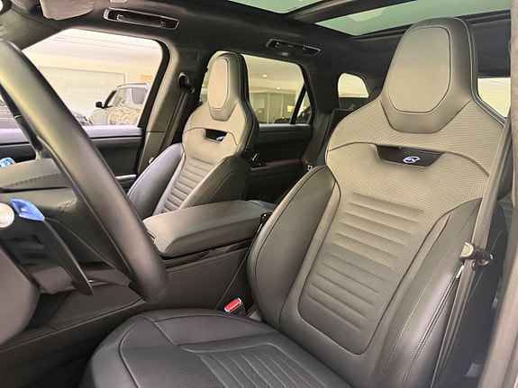 Land Rover Range Rover Sport 10 of 24