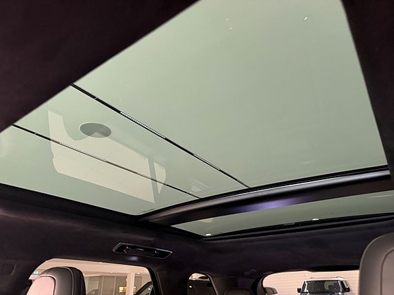 Land Rover Range Rover Sport 16 of 24