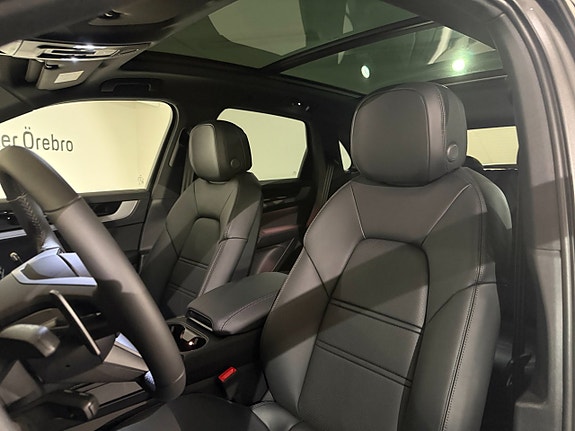 Porsche Cayenne 14 of 19