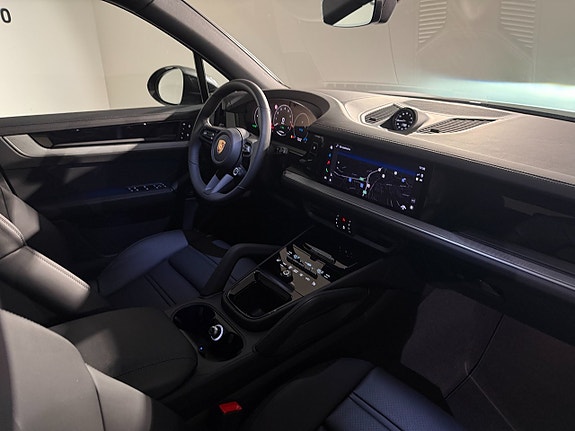 Porsche Cayenne 12 of 19