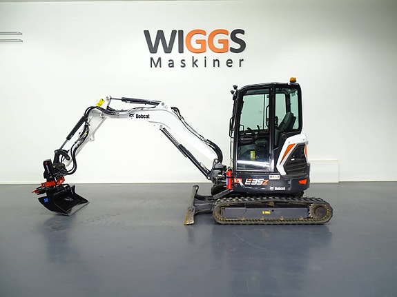 Bobcat E35Z - 23 / Rototilt R1 / Grip / S40
