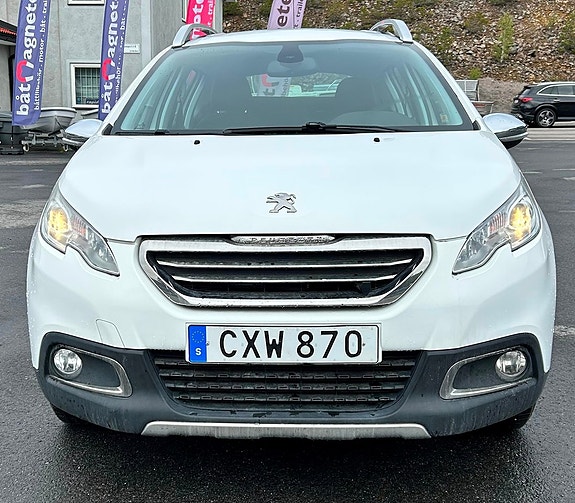 Peugeot 2008 2 of 5