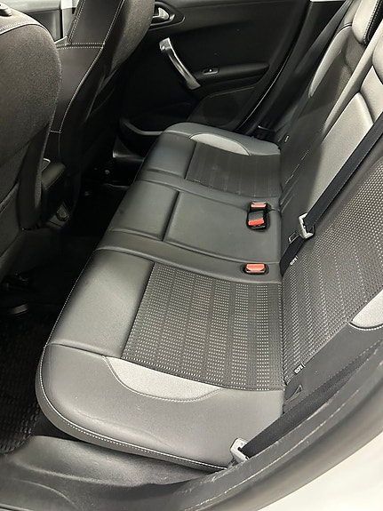 Peugeot 2008 11 of 15