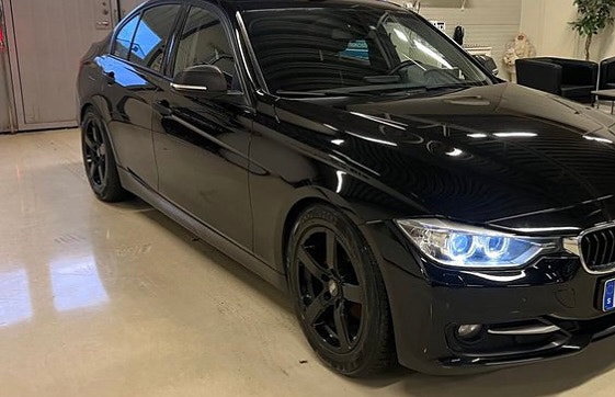 BMW 320d 5 of 9
