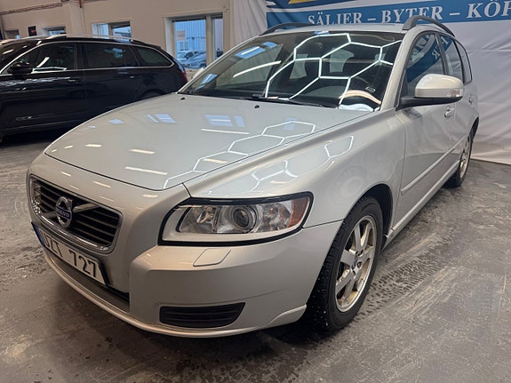 Volvo V50 4 of 5