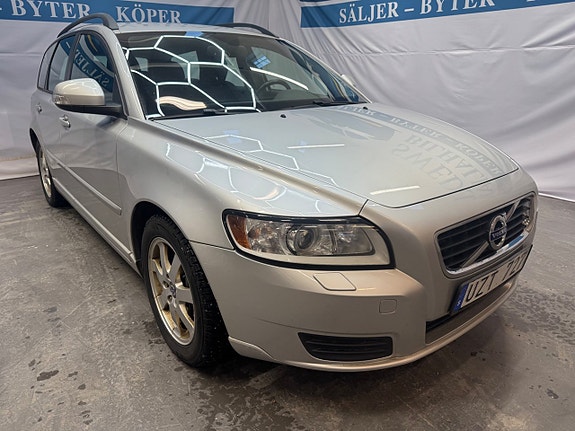 Volvo V50 2 of 5
