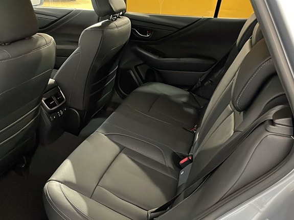 Subaru Outback 6 of 15