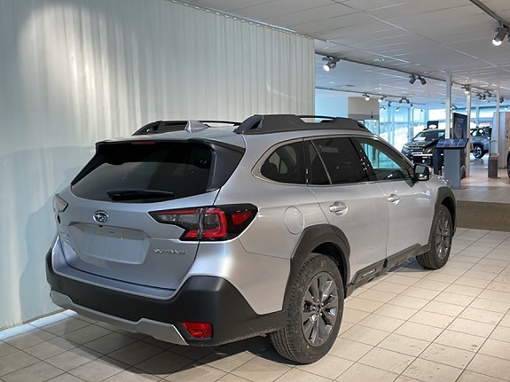 Subaru Outback 3 of 15