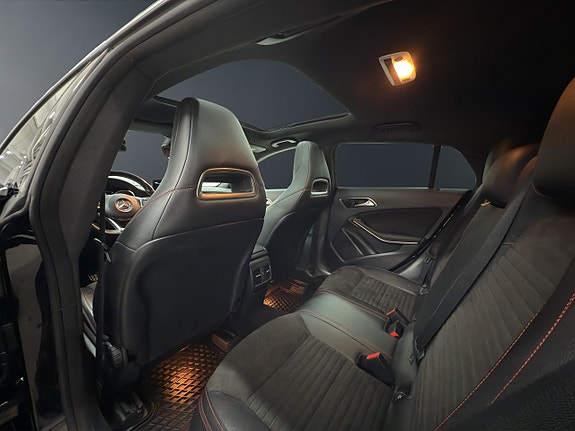 Mercedes-Benz CLA250 10 of 18