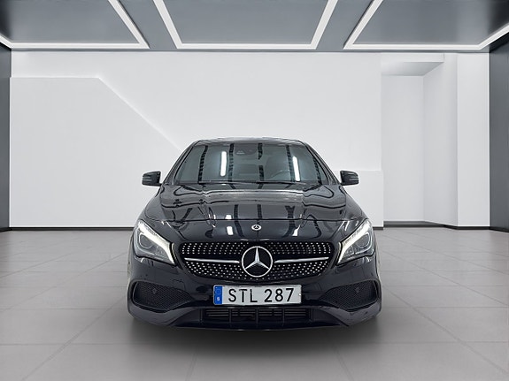 Mercedes-Benz CLA250 3 of 5