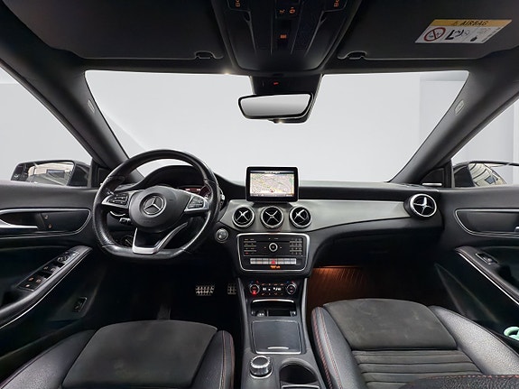 Mercedes-Benz CLA250 11 of 18
