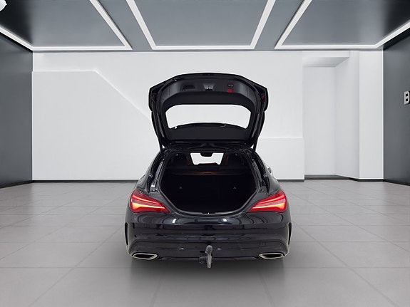 Mercedes-Benz CLA250 17 of 18