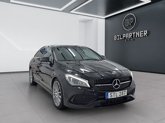Mercedes-Benz CLA250 4 of 5