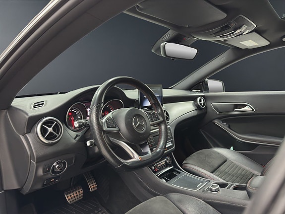 Mercedes-Benz CLA250 8 of 18