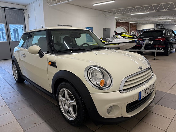 MINI One 7 of 11