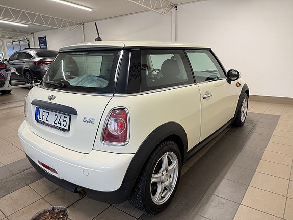 MINI One 6 of 11