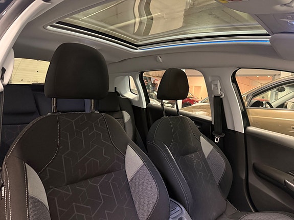 Peugeot 2008 24 of 27