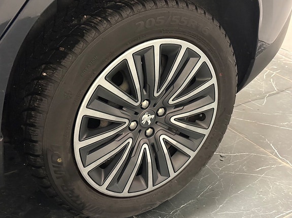 Peugeot 2008 27 of 27