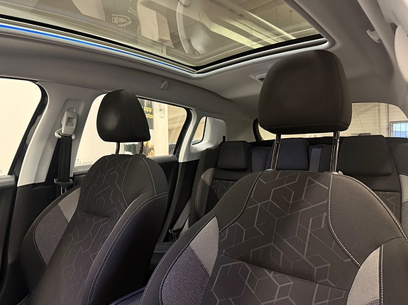 Peugeot 2008 8 of 27