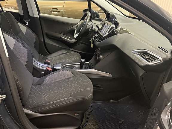 Peugeot 2008 23 of 27