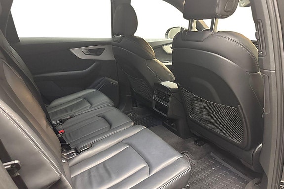 Audi Q7 13 of 17