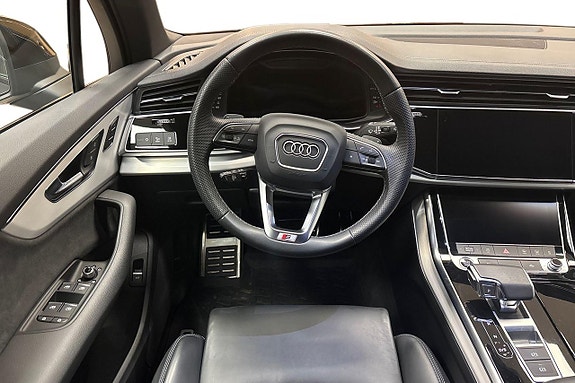 Audi Q7 9 of 17
