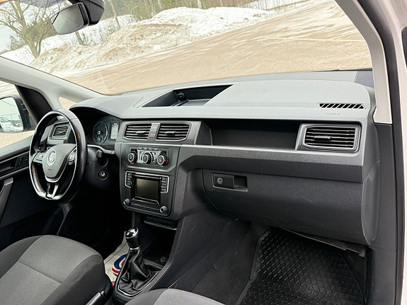 Volkswagen Caddy 10 of 19