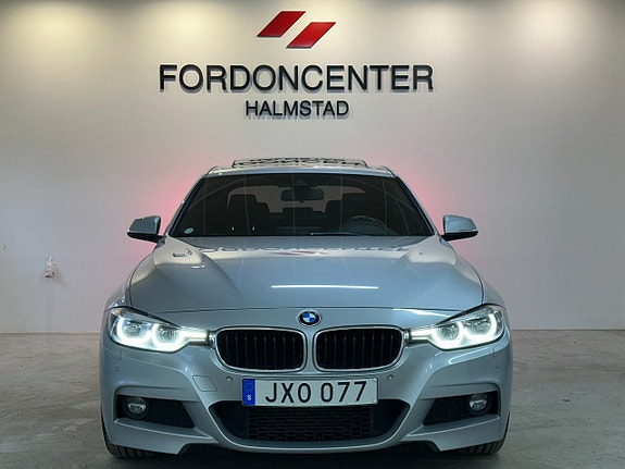 BMW 330d 3 of 5