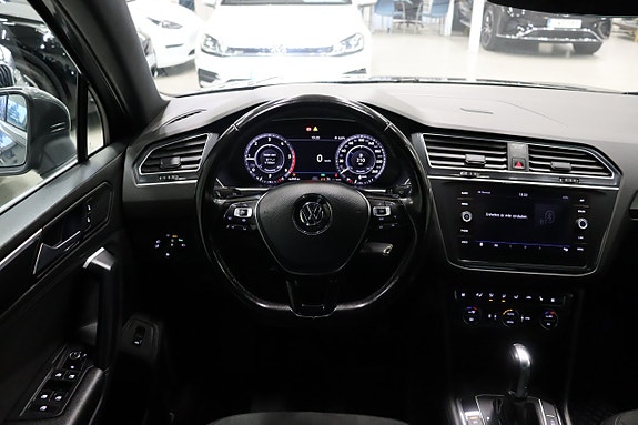 Volkswagen Tiguan 14 of 25