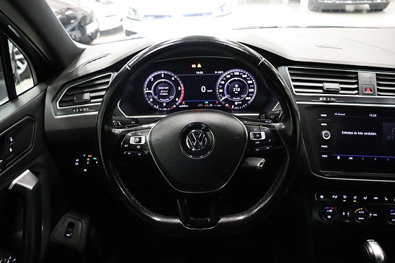 Volkswagen Tiguan 15 of 25