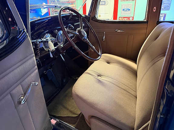 Graham-Paige 837 Phaeton 18 of 26