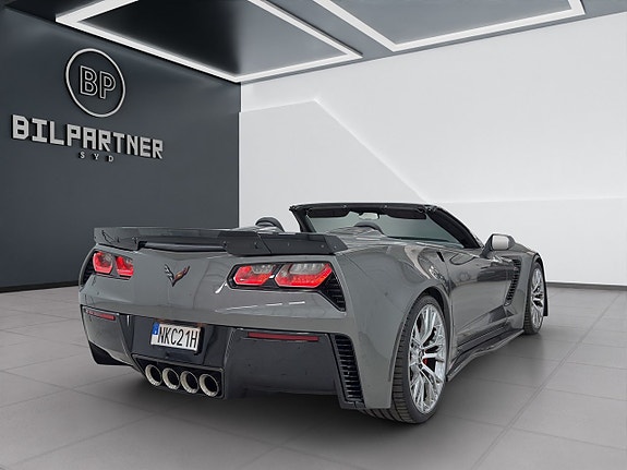 Chevrolet Corvette 4 of 17